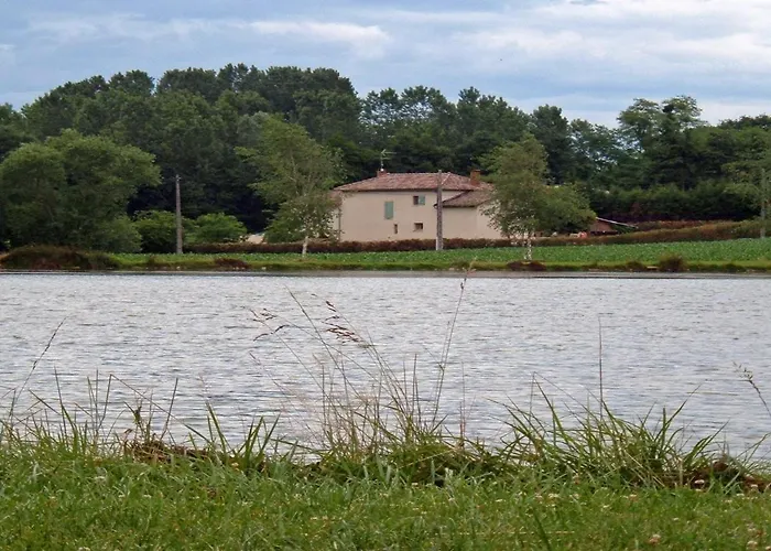Le Moulin De L'etang 招待所 3*